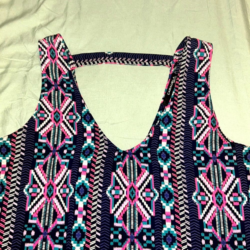Flowy Tank - Picture 2 of 7
